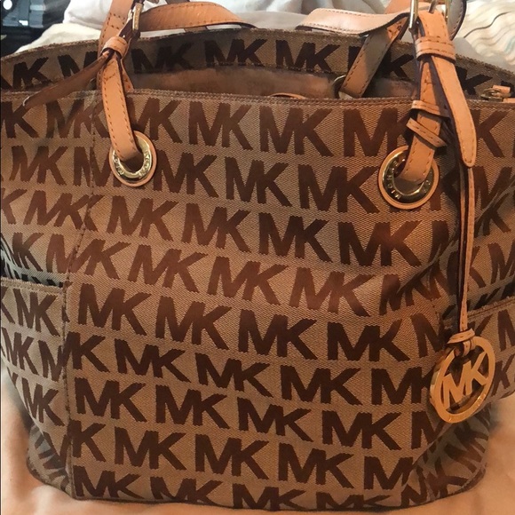 Michael Kors Tote Bag - Picture 3 of 4
